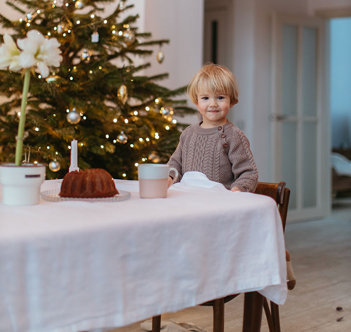 "Grandma Asked If I Was Pregnant": 30 People Open Up About What Ruined Their Christmas