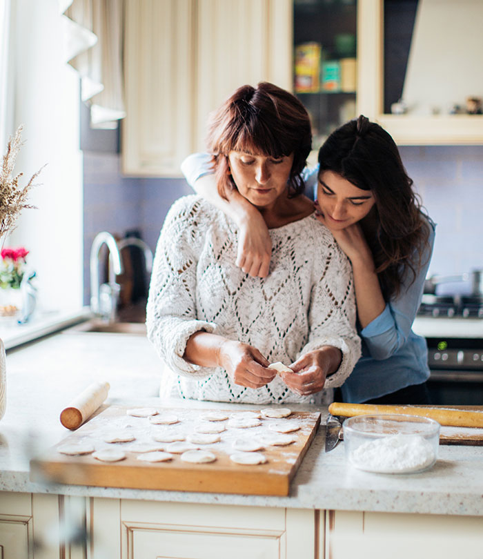 "Grandma Asked If I Was Pregnant": 30 People Open Up About What Ruined Their Christmas