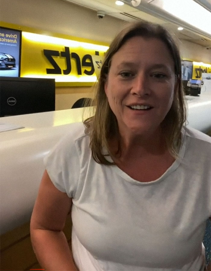 13 Random Strangers Rented A Van Together To Go On A Road Trip After Their Flight Got Canceled And Here's How It Went 13 Random Strangers Rented A Van Together To Go On A Road Trip After Their Flight Got Canceled And Here's How It Went