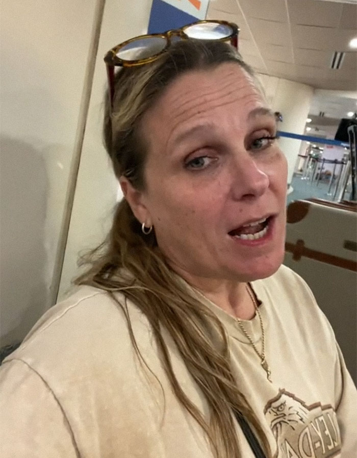 13 Random Strangers Rented A Van Together To Go On A Road Trip After Their Flight Got Canceled And Here's How It Went 13 Random Strangers Rented A Van Together To Go On A Road Trip After Their Flight Got Canceled And Here's How It Went