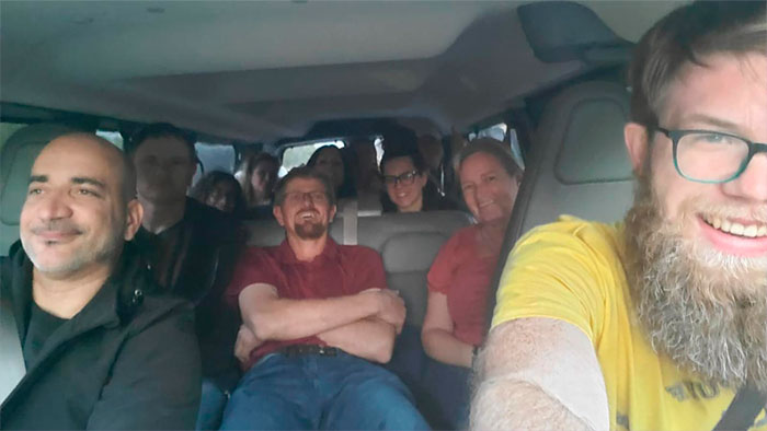 13 Random Strangers Rented A Van Together To Go On A Road Trip After Their Flight Got Canceled And Here’s How It Went