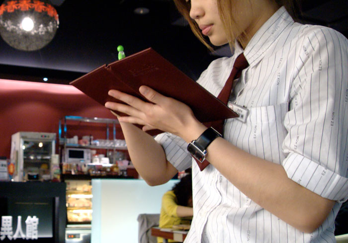 Guy Is Sick And Tired Of Servers Who Keep Slamming Non-Tipping Customers, Gives Them A Reality Check Guy Is Sick And Tired Of Servers Who Keep Slamming Non-Tipping Customers, Gives Them A Reality Check