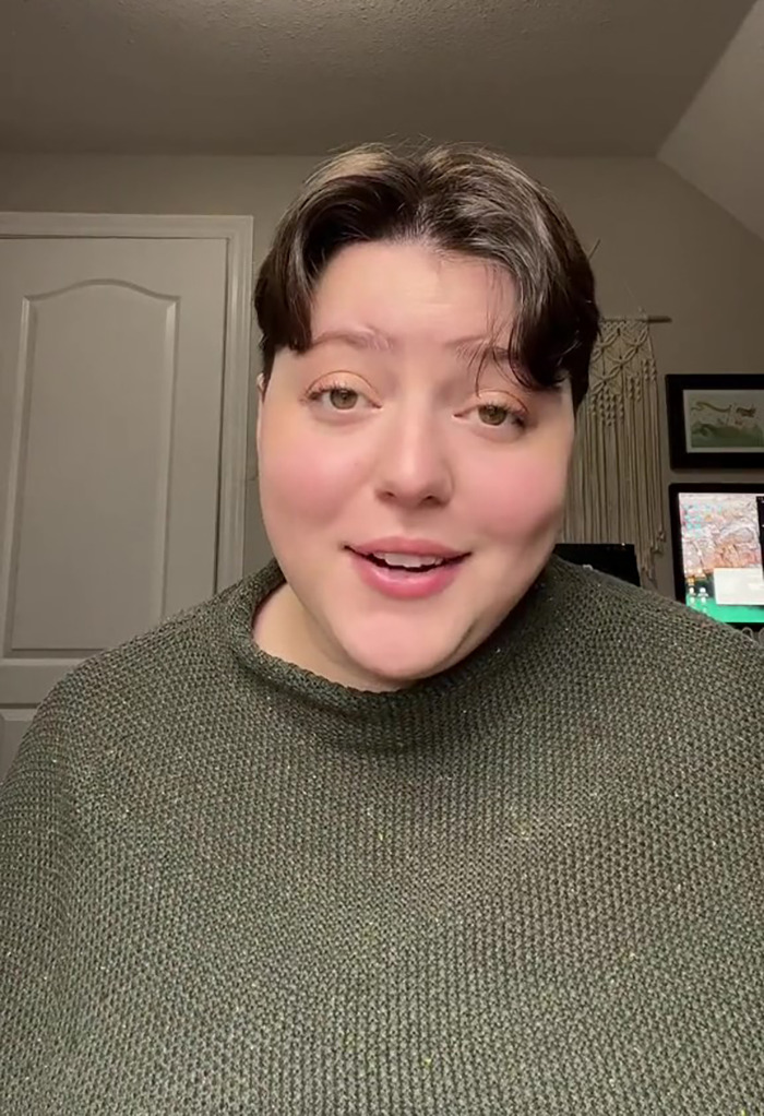 Parents Send A Christmas Card To Their Daughter After A Year Of Not Talking And Decide To Include A Hurtful Message Which Goes Viral With 2.6M Views Parents Send A Christmas Card To Their Daughter After A Year Of Not Talking And Decide To Include A Hurtful Message Which Goes Viral With 2.6M Views