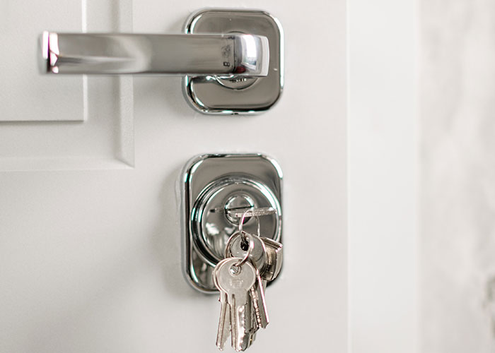 “Am I A Jerk For Making My Parents Choose Between My Sister Going To Jail Or Replacing My Car With Their Vacation Money” “Am I A Jerk For Making My Parents Choose Between My Sister Going To Jail Or Replacing My Car With Their Vacation Money”