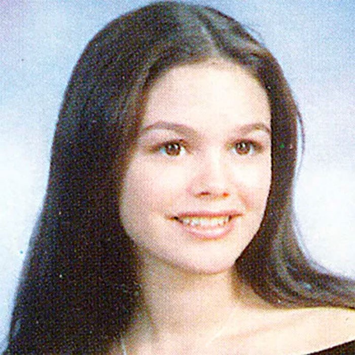 Picture of Rachel Bilson in yearbook