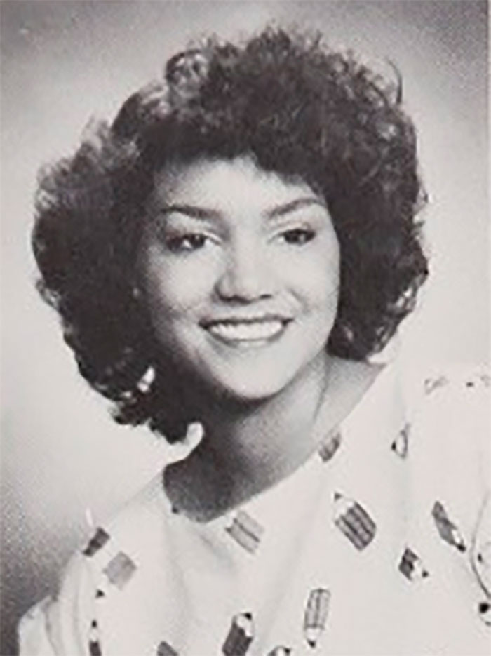 Picture of Halle Berry in yearbook