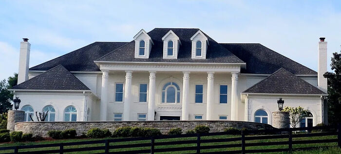 Honest Listing On Zillow Of A Property In Flames, Shared By This Landlord, Got Bought By A British Family Honest Listing On Zillow Of A Property In Flames, Shared By This Landlord, Got Bought By A British Family