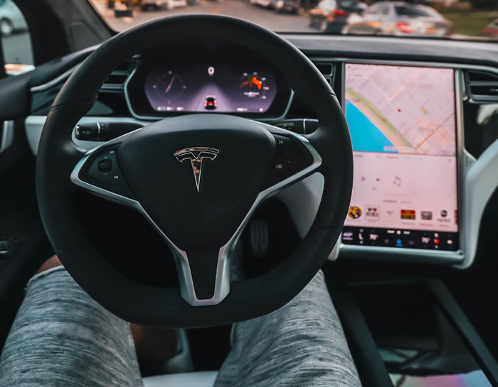 Family Annoyed Son’s Girlfriend Yelled To Be Let Out Of Car After The Dad Ignored Her Request To Switch Off “Full Self-Driving” Family Annoyed Son’s Girlfriend Yelled To Be Let Out Of Car After The Dad Ignored Her Request To Switch Off “Full Self-Driving”