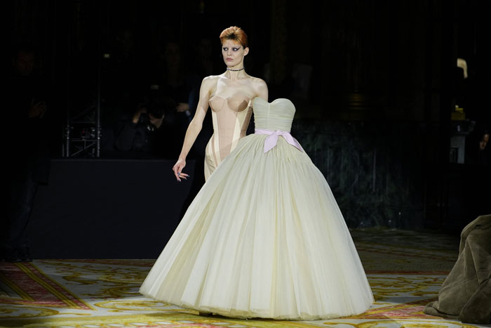 These Dresses At Paris Haute Couture Week Look Like A Glitch In The Matrix And People Don’t Know How To React These Dresses At Paris Haute Couture Week Look Like A Glitch In The Matrix And People Don’t Know How To React