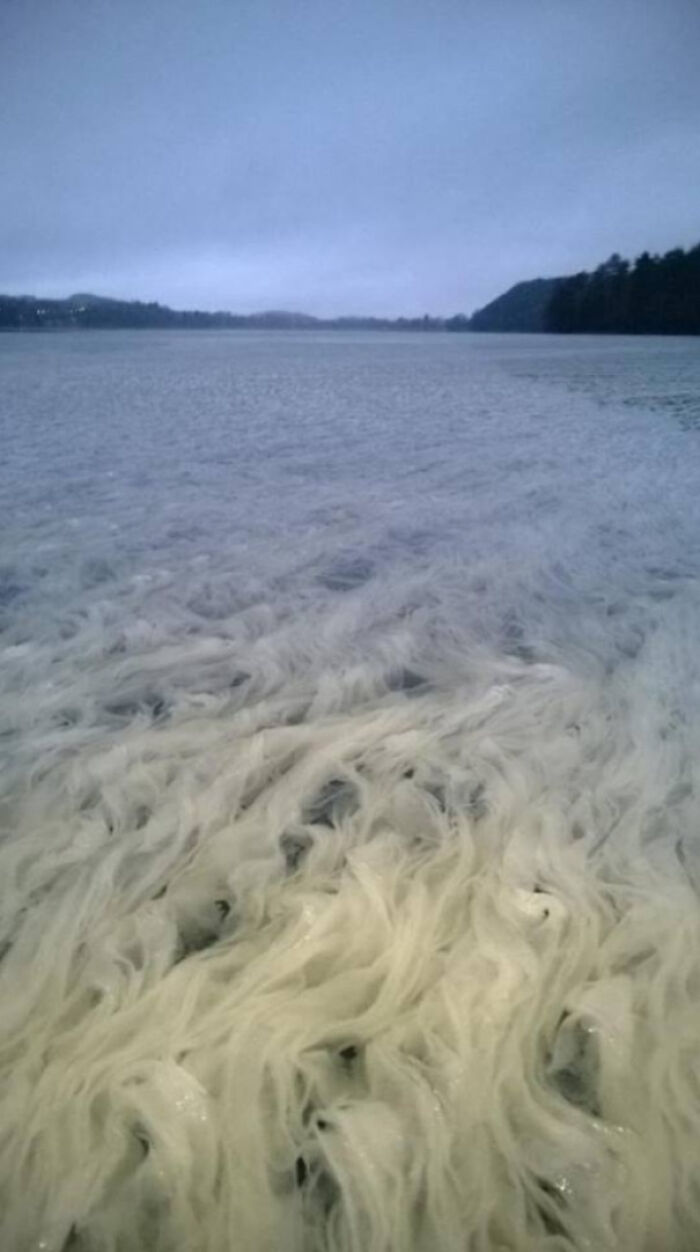 Esto es lo que ocurre cuando la nieve no se derrite bajo el agua en Finlandia, por Vesa Kaloinen