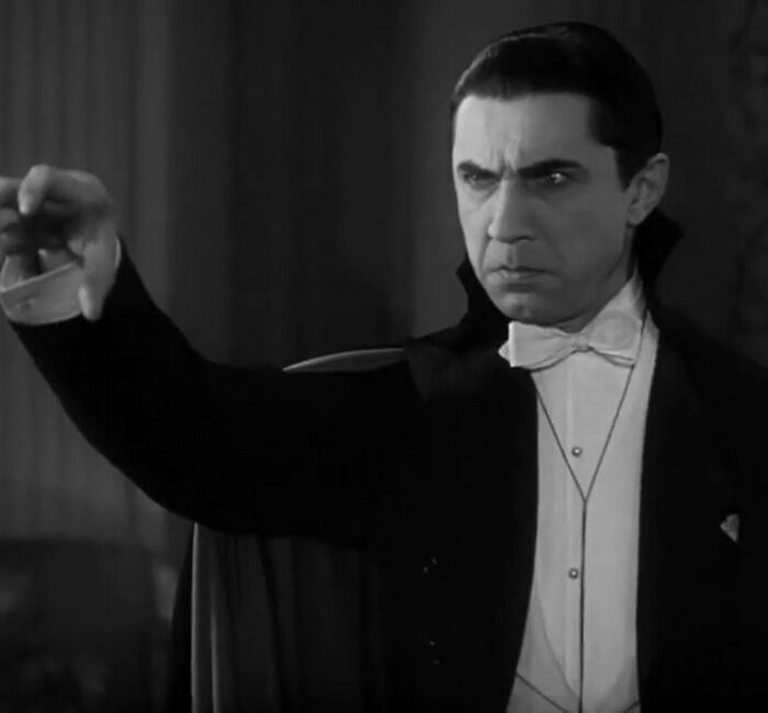 Black and white picture of Béla Lugosi looking