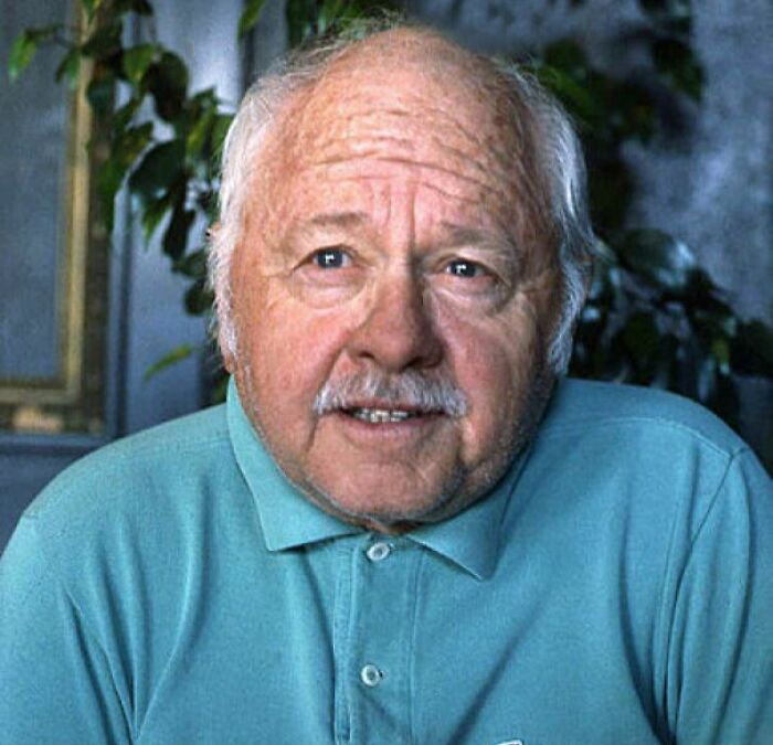 Picture of Mickey Rooney wearing blue shirts