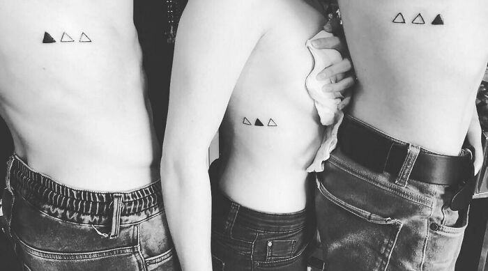 Mi hermano, mi hermana y yo (trillizos) por fin decidimos hacernos nuestro primer tatuaje