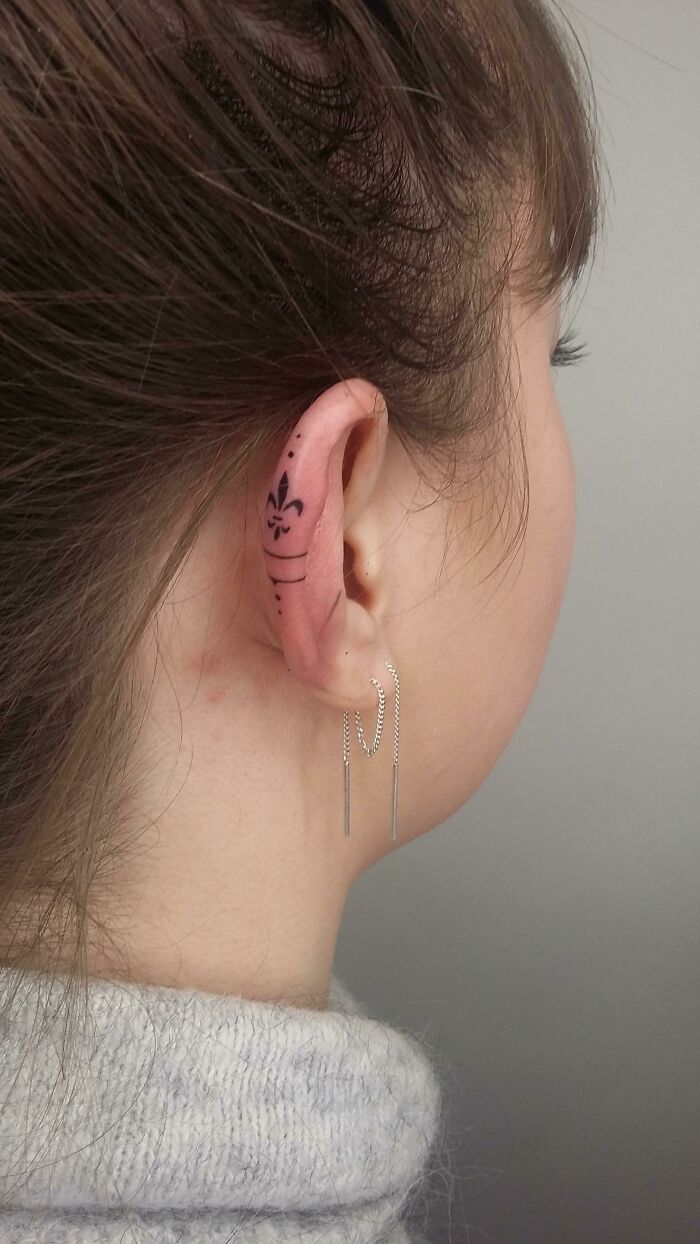 Very Fine Ear Piece Done By Kevin At Black Bear Ink, Eindhoven (The Netherlands)
