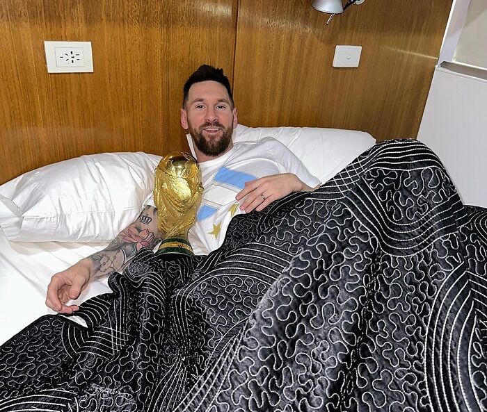 Lionel Messi, 424 Million