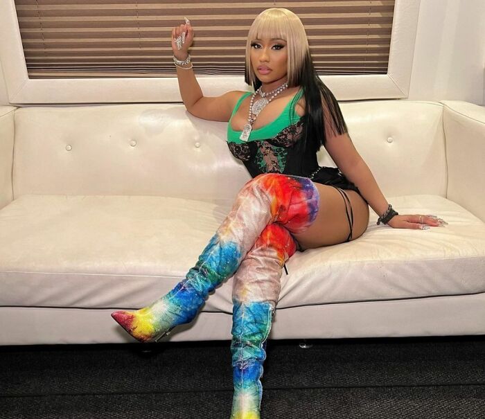 Nicki Minaj, 208 Million