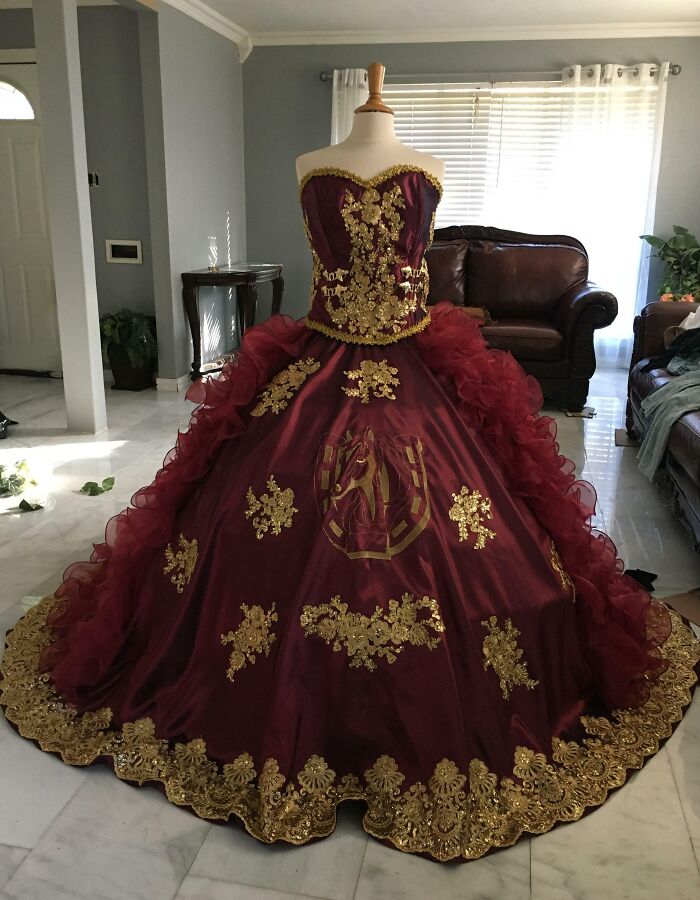 My Mom Has Been Working On My Sister’s Dress For 2 Months, She’s Almost Done