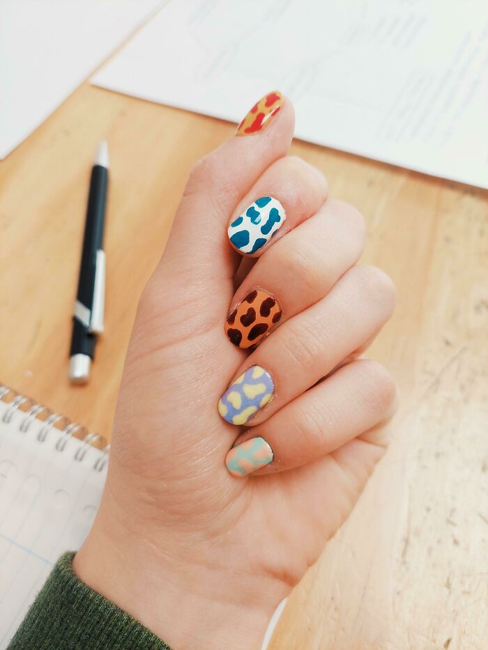 A Super Colorful And Easy Nail Art For Some Sunny Spring Days!