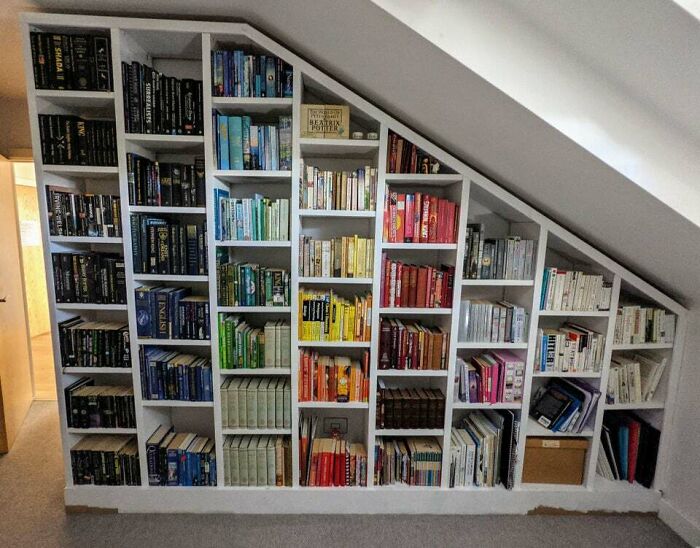 white bookshelf 