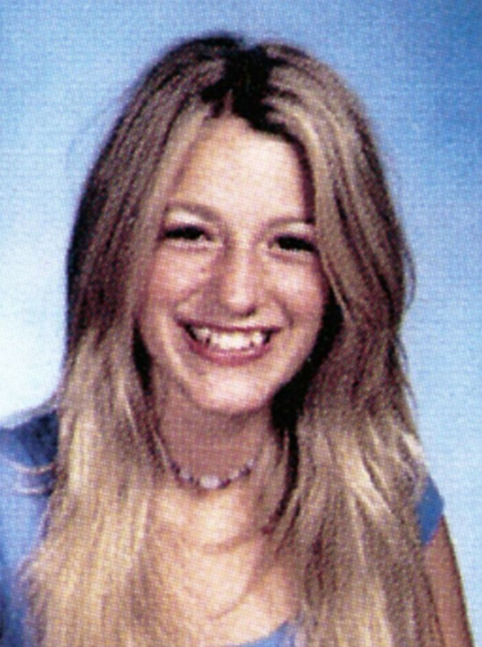 Picture of Blake Lively in yearbook