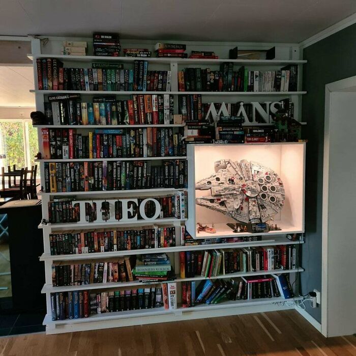 lego starcruiser on the bookshelf 