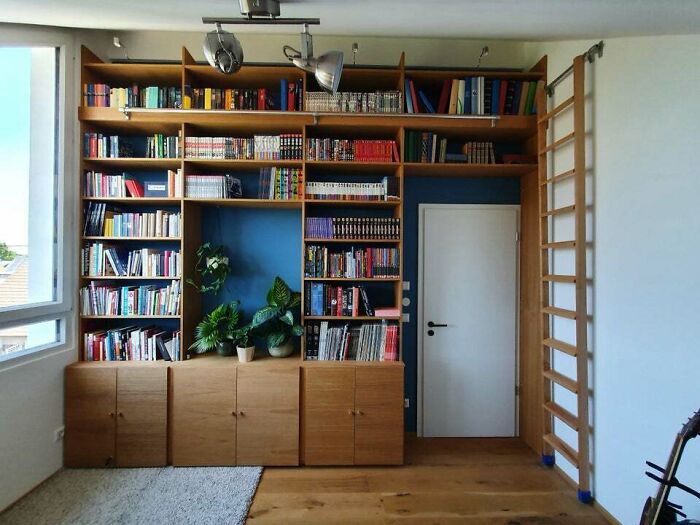 brown bookshelf 