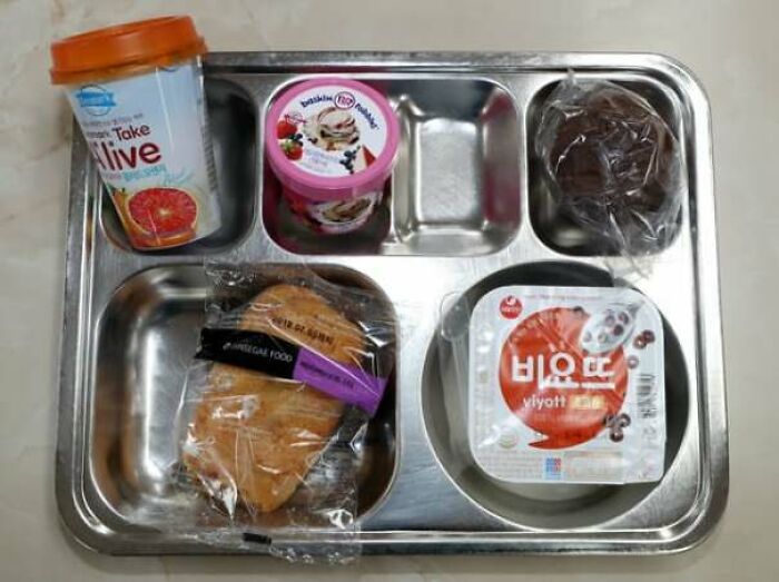 Korean School Lunch Workers Went On A Strike - Served Bread & Milk To Kids - Accused Of Child Abuse