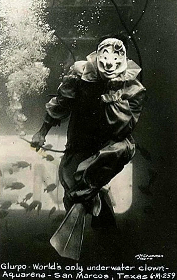 If You Have Coulrophobia (Fear Of Clown) This Picture Is A Nightmare
