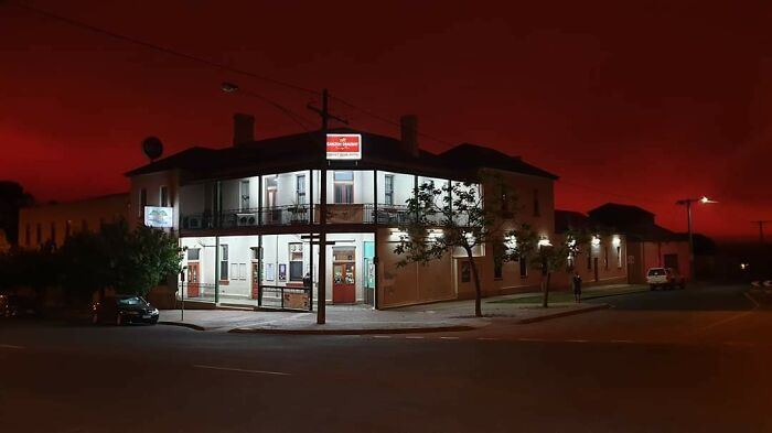 Photo Of Local Pub. This Photo Doesn't Have A Filter.. We're Likely To Have A Bushfire Come Through Our Town In The Next Few Hours