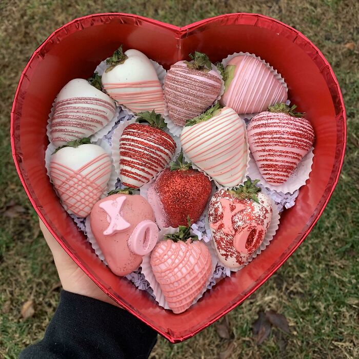 Homemade Valentine's Day Chocolate-Covered Strawberries