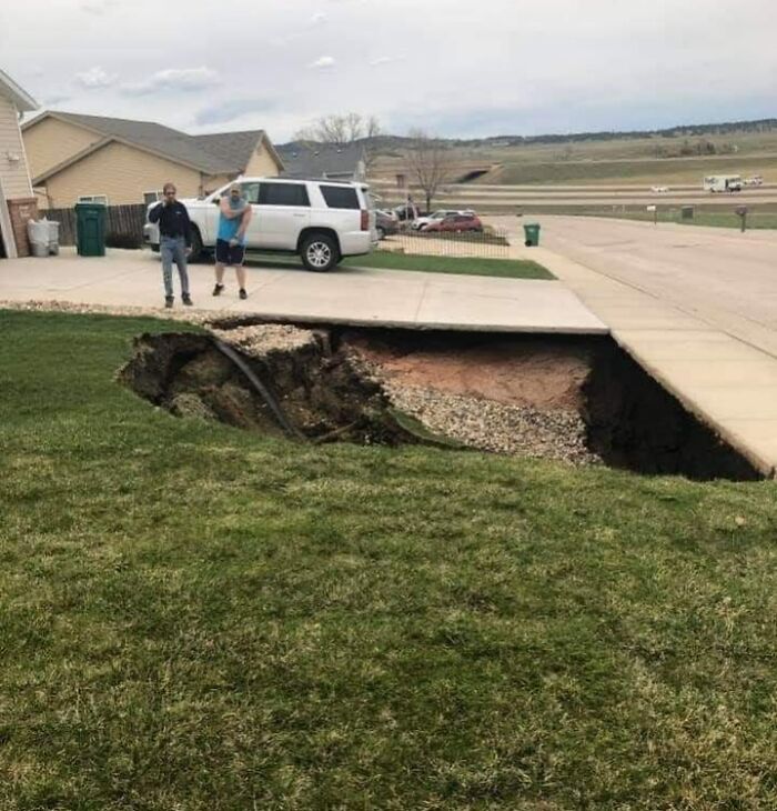 This Happened In Blackhawk, South Dakota. 12 Neighbors Had To Evacuate Due To The Discovery Of A Cave That Is 40x40 And 40x60 Deep
