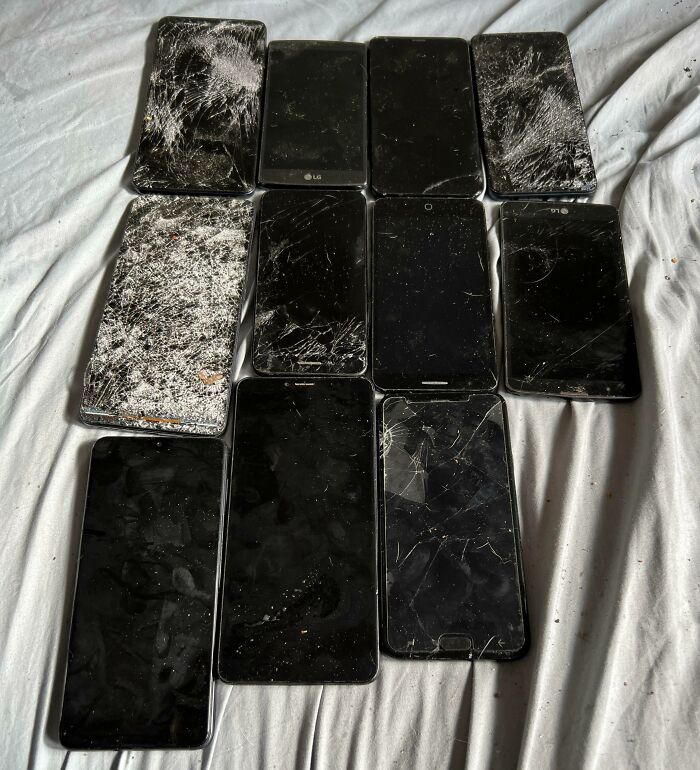 The 11 Smartphones That My Mom’s Boyfriend Has Broken In The Year They’ve Been Together. Some Of Them Were His, Some Were Hers, And One Of Them Was Even Mine