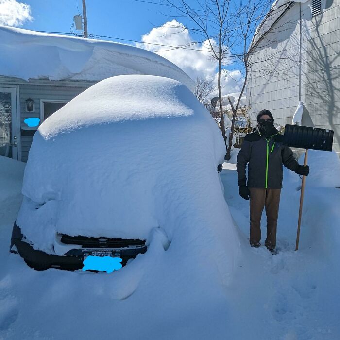 The First Snowfall Of The Year For Western NY. 5'10 Human For Scale