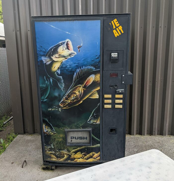 A Live Bait Vending Machine In Idaho