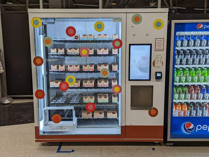 Chicago O'Hare Airport Has A Cupcake Vending Machines