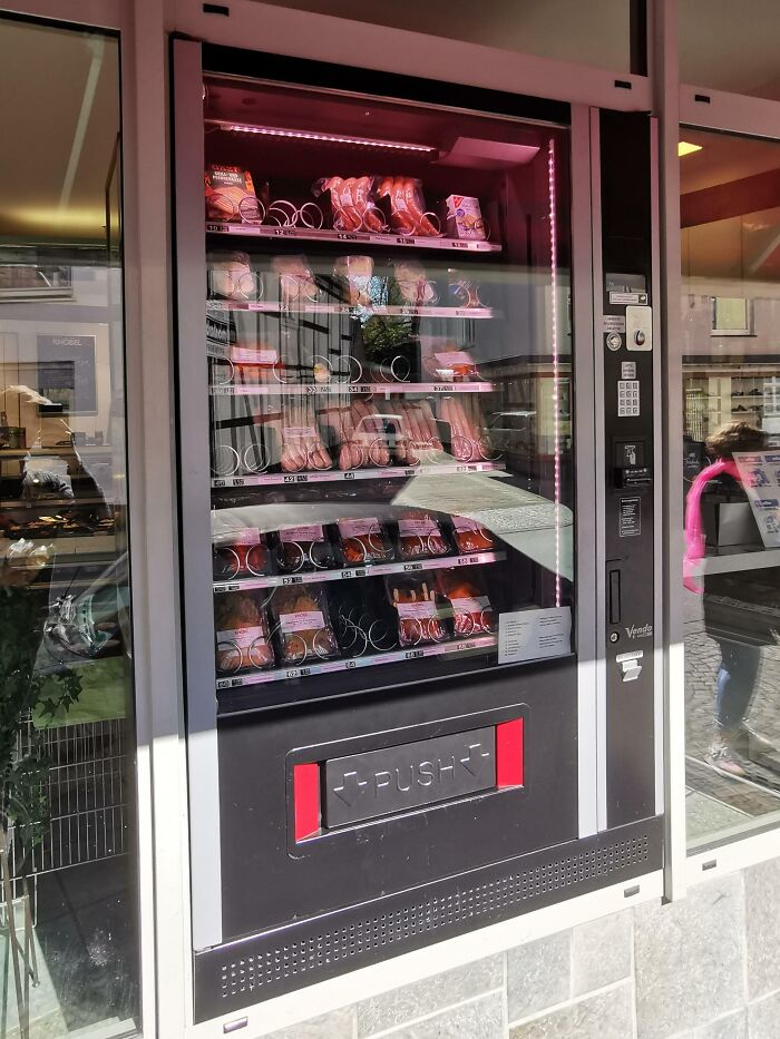 This Butchery In Germany Has A Vending Machine On The Outside. 24/7 Sausage