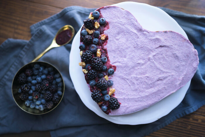 Almost Raw Vegan Berry Cacao Cheesecake For Valentine's Day