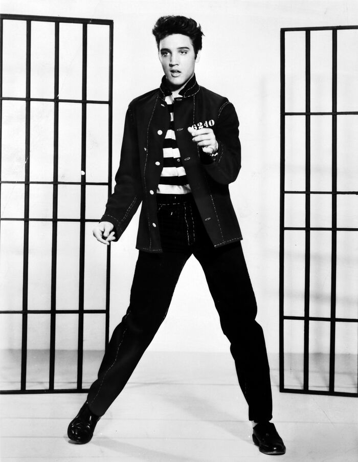 Black and white picture of Elvis Presley posing