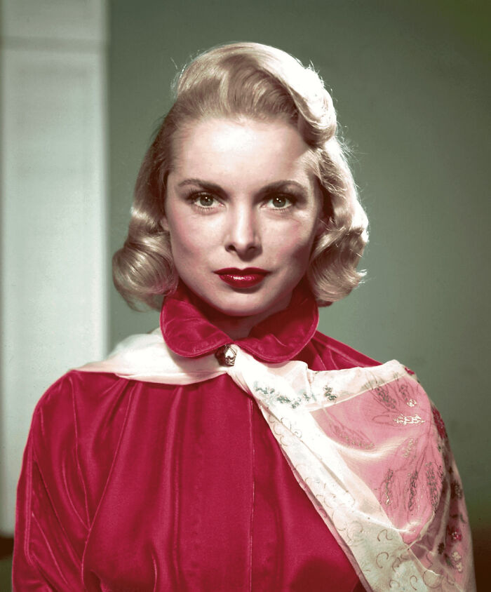 Janet Leigh wearing red jacket 