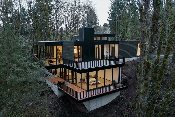 Royal Residence By William / Kaven Architecture Save This Picture!