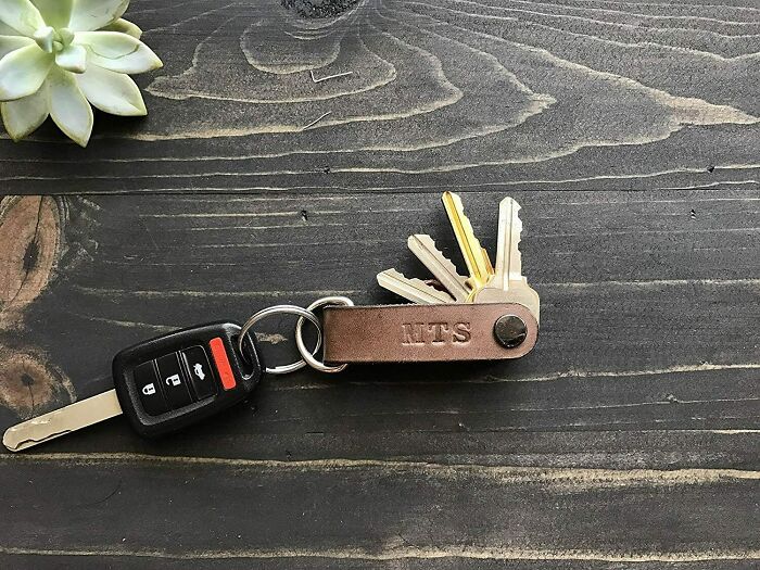 Compact Leather Key Holder