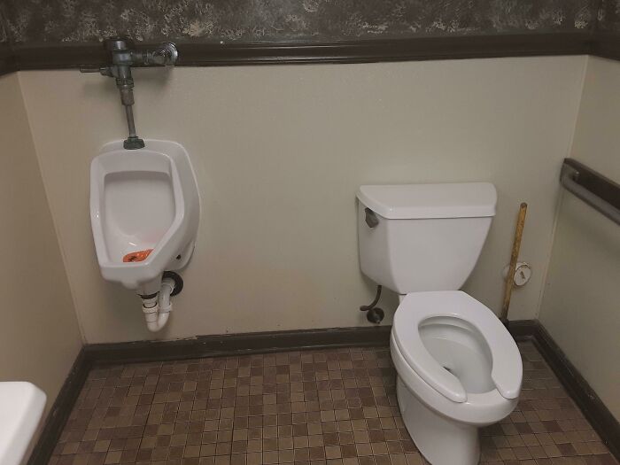 Walked Into A Guys Bathroom, Am I Just Stupid Or Does This Belong On This Sub?