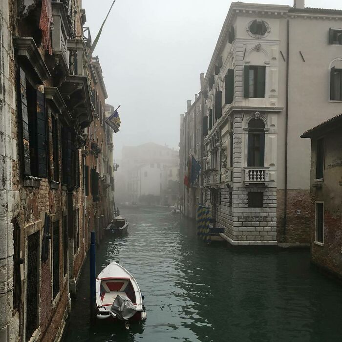 Either Assassin’s Creed Is Having Trouble Loading Or It’s Foggy In Venice