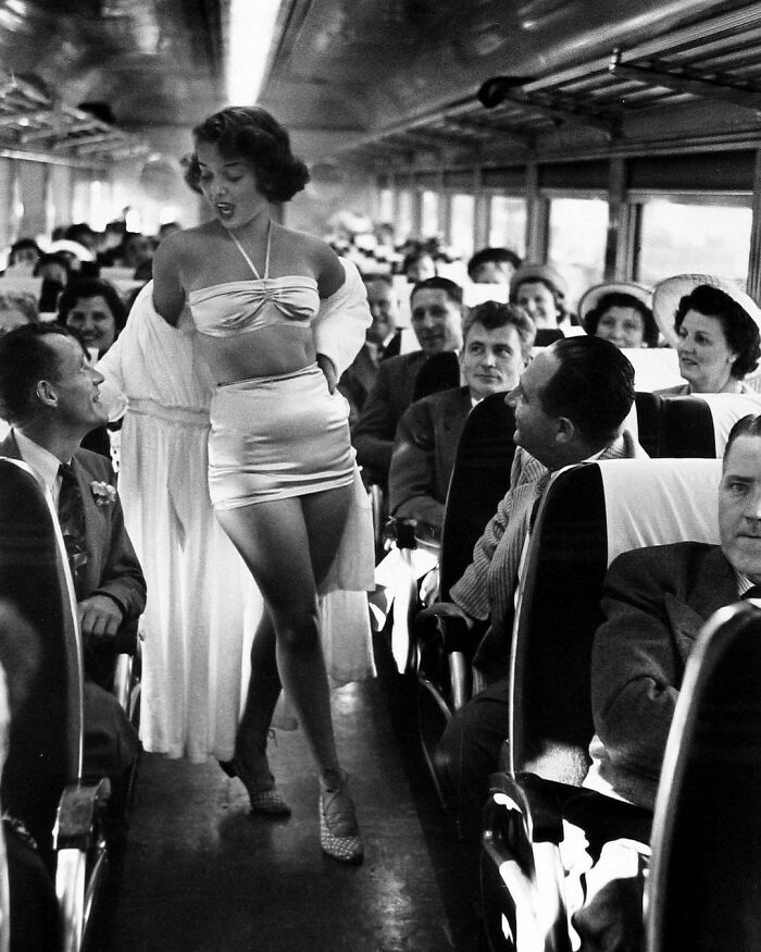 Desfile de moda a bordo del del tren a Nueva York, New Haven y Hartford, 1949