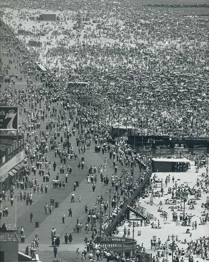 Sunday At Coney Island 1949