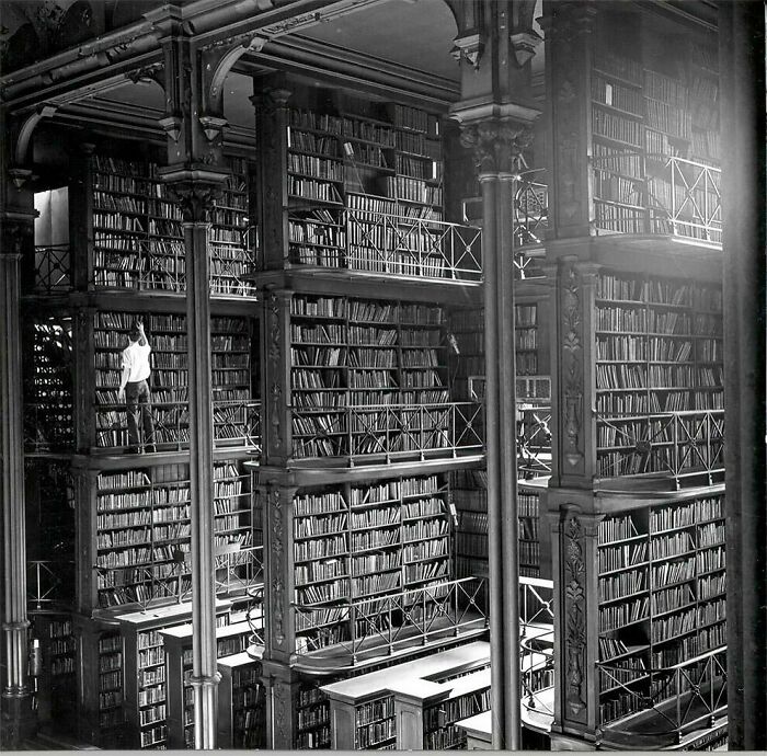 La antigua Biblioteca de Cincinnati antes de ser demolida, 1874-1955