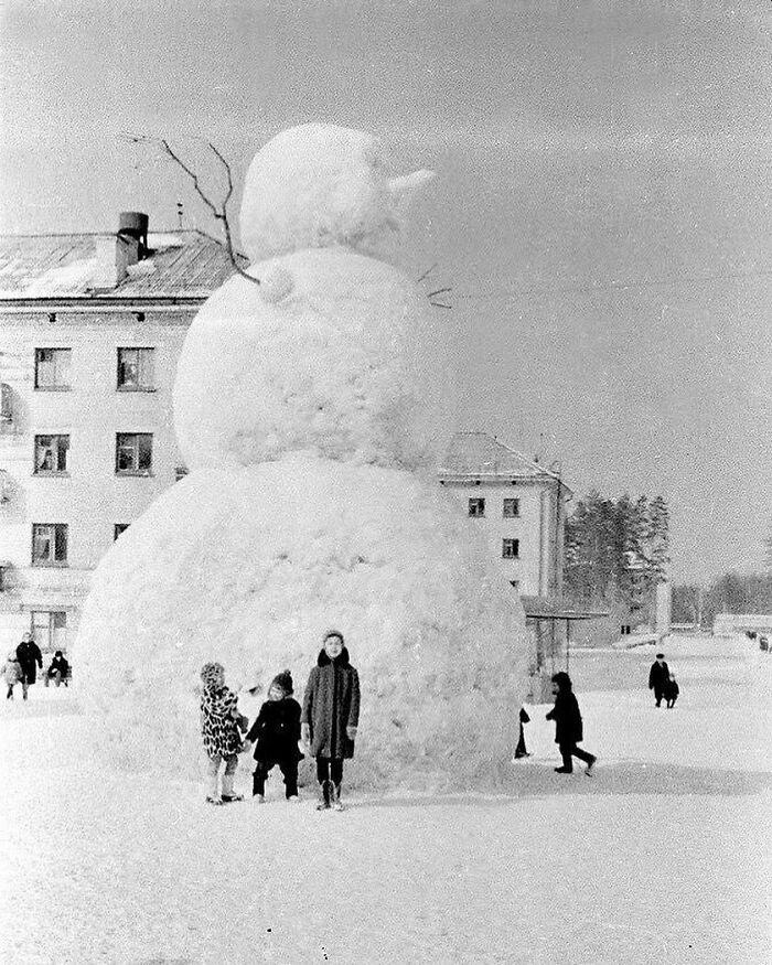 Snowman On A Soviet Scale. Ussr. Late 1960s