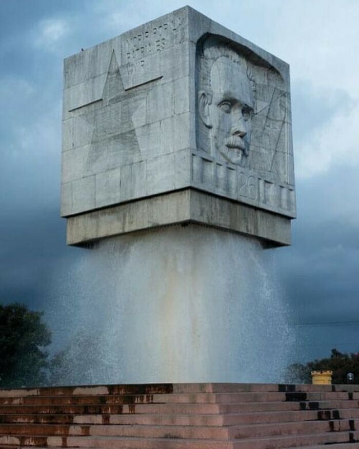 Fountain Dedicated To José Martí, A Figurehead Of Cuban Independence, And The Revolutionary Leader Abel Santamaría, Santiago De Cuba