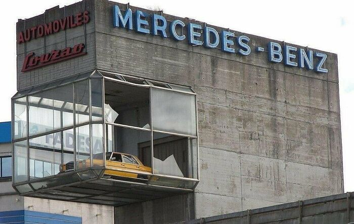 Mercedes Garage – Alfonso Molina Ave, Spain This Ghost Car Dealership Had Just One Car Left Over