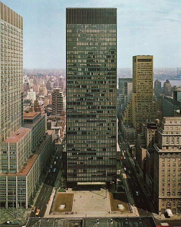 Seagram Building, 375 Park Avenue, New York, United States, Built: 1958. Architect: Ludwig Mies Van Der Rohe; Philip Johnson